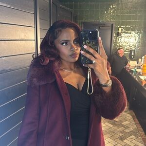 Meet your Posher, Fega